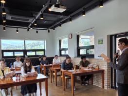 무주군, 체재형 가족실습농장 교육 연계 취업 설명회 개최 로컬잡센터와 함께 하는 1:1 맞춤형 상담 호응 기사 이미지