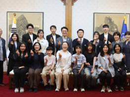 김민석 총리, 청소년·청년 기후대표단 면담 기사 이미지